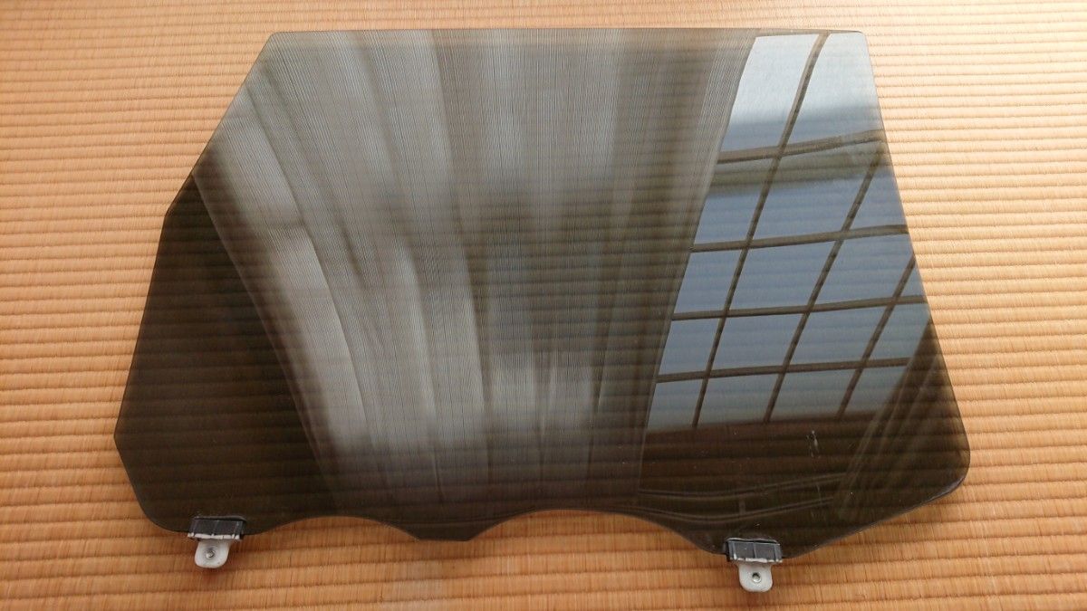 DAIHATSU ダイハツ L175 L185 左リアドア プライバシー窓ガラス