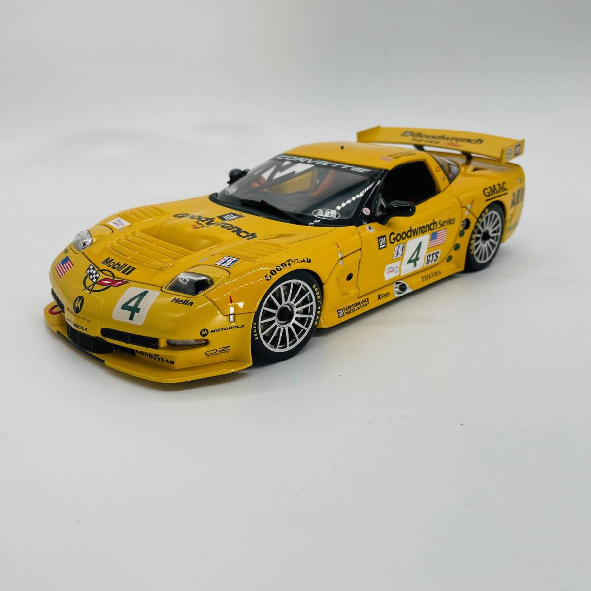 AUTOart 1/18 シボレー コルベット C5-R #4 2002 ALMS ROAD AMERICA 500 優勝 80207 オートアート IMSA ミニカー モデルカー_画像1