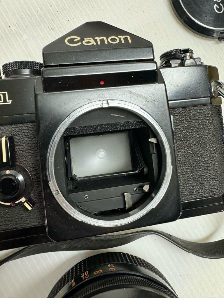 Canon F-1 フィルム一眼レフカメラ　レンズ2個付き　FD 55mm 1:1.2 28mm 1:3.5_画像9