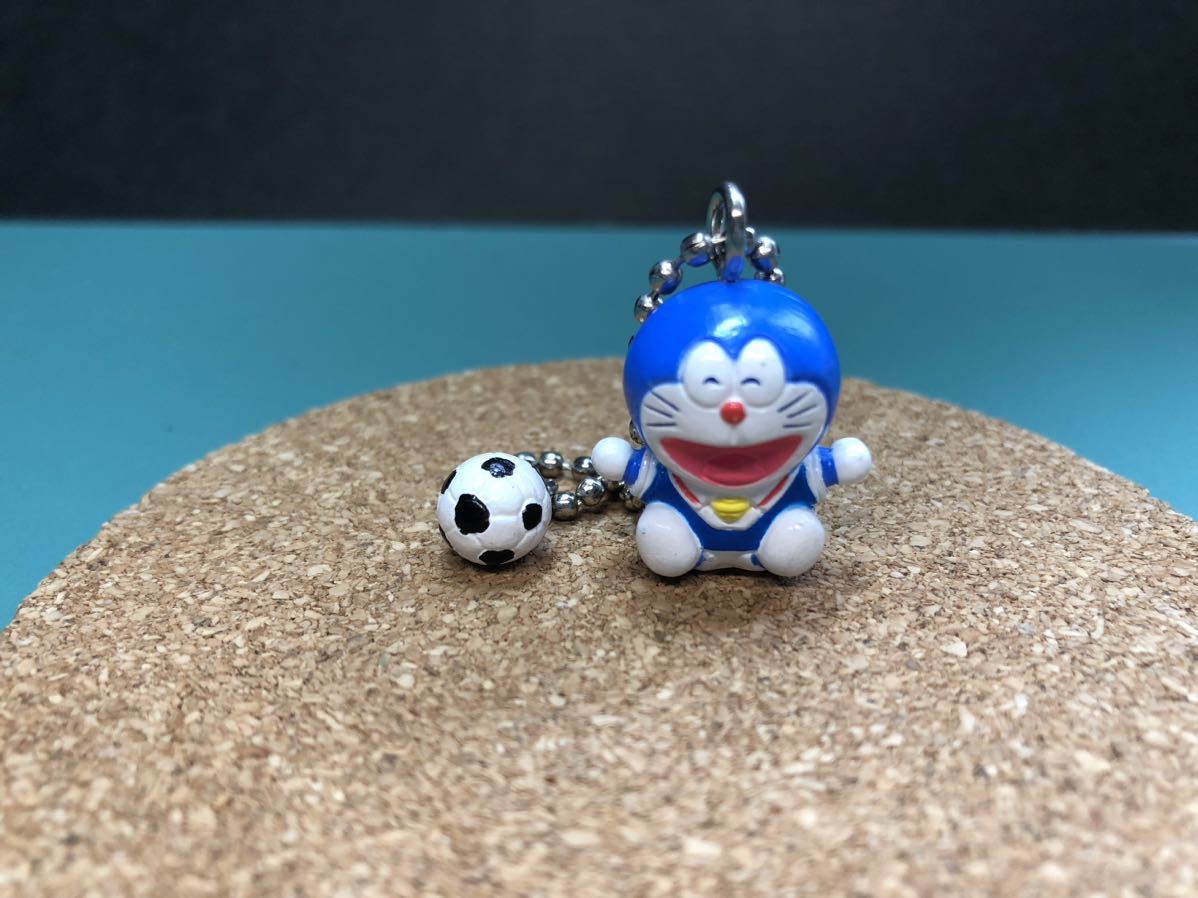 ドラえもん サポーターズスイング No.8 ウイングドラえもん サッカー #8 ユニフォーム フィギュア キーホルダー ボールチェーン_画像1