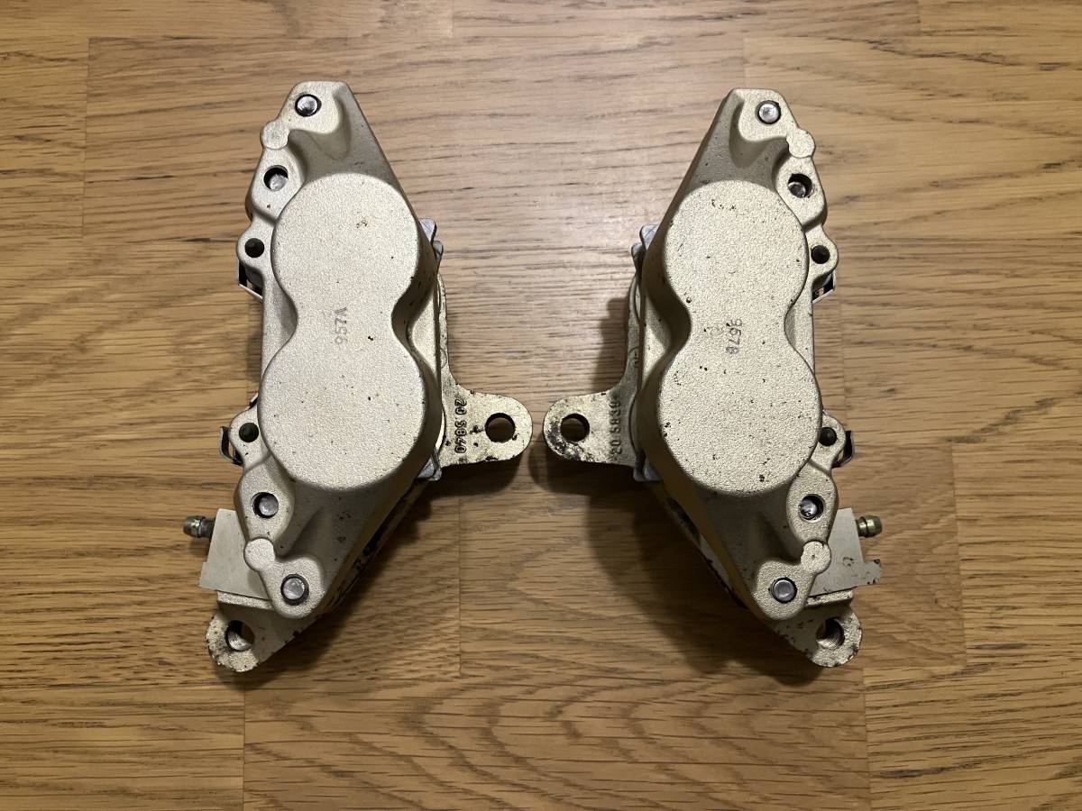 ブレンボ(Brembo)4POTフロントキャリパーセット 100mmピッチ ブレンボ(Brembo)4POTフロントキャリパーセット 100mmピッチ