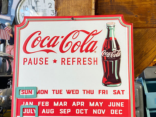 コカ・コーラ　万年カレンダーブリキ看板（PAUSE REFRESH） ■ アメリカン雑貨 アメリカ雑貨_画像2