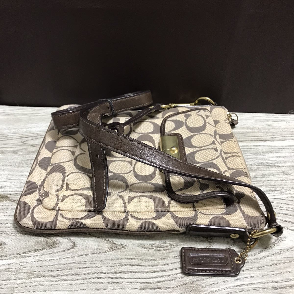 m111-0002 COACH コーチシグネチャー ショルダーバッグ キャンバス ベージュ _画像3