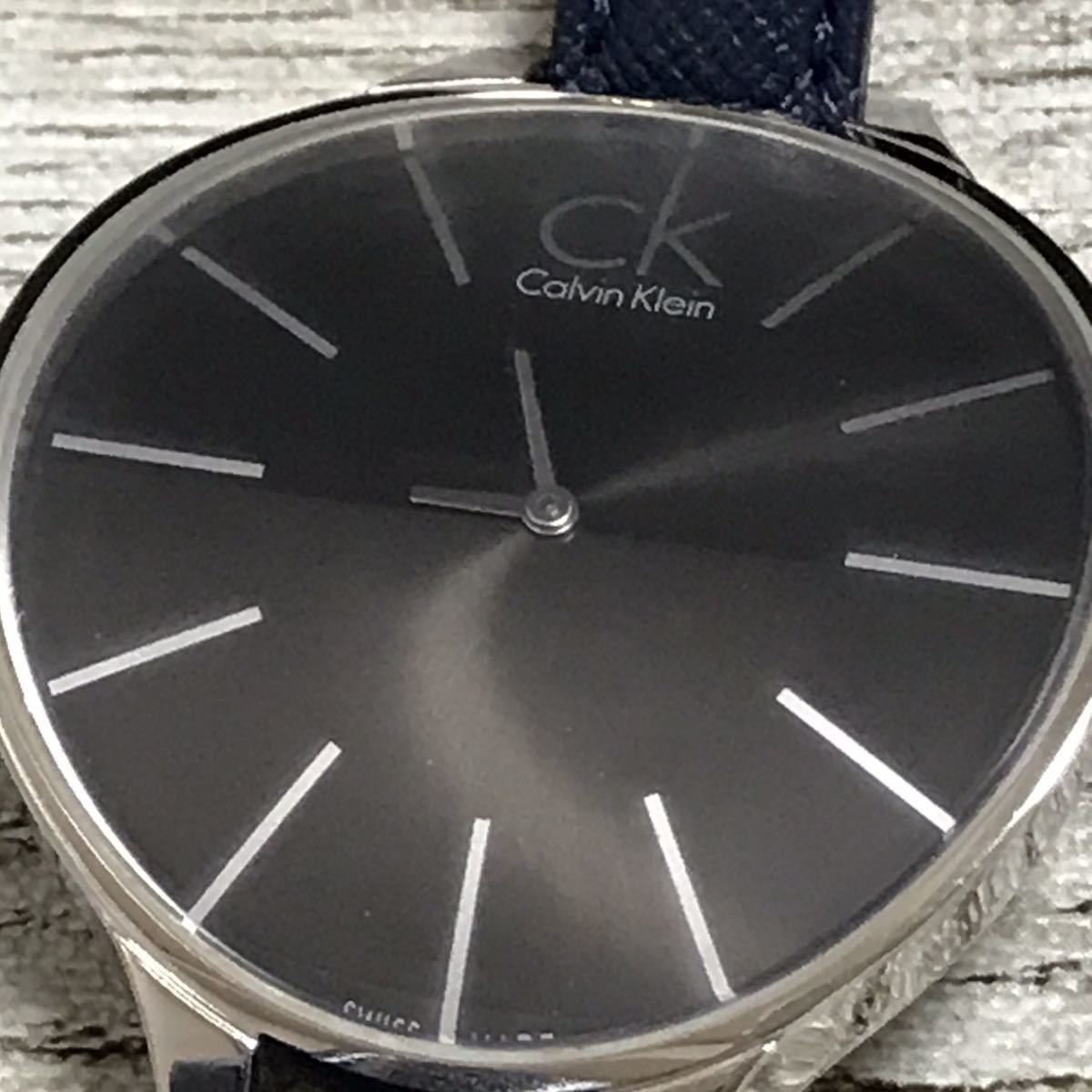 184-0246 Calvin Klein カルバンクライン K2B231 腕時計 レザーベルト ネイビー 稼働品_画像3