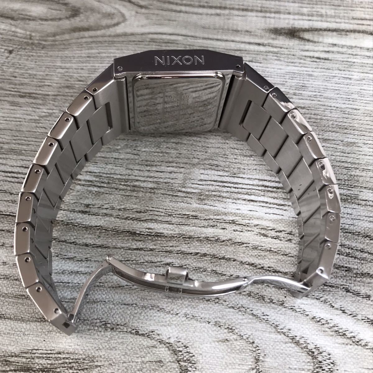 m119-1188 NIXON ニクソン THE ROTOLOG メンズ腕時計 金属ベルト パーツ欠損 ジャンク_画像8