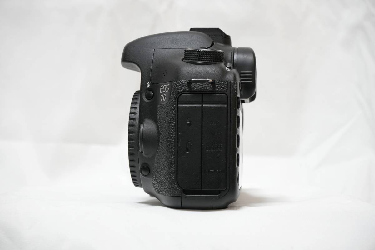 CANON EOS 7D 純正バッテリーグリップ　BG-E7 付き_画像6