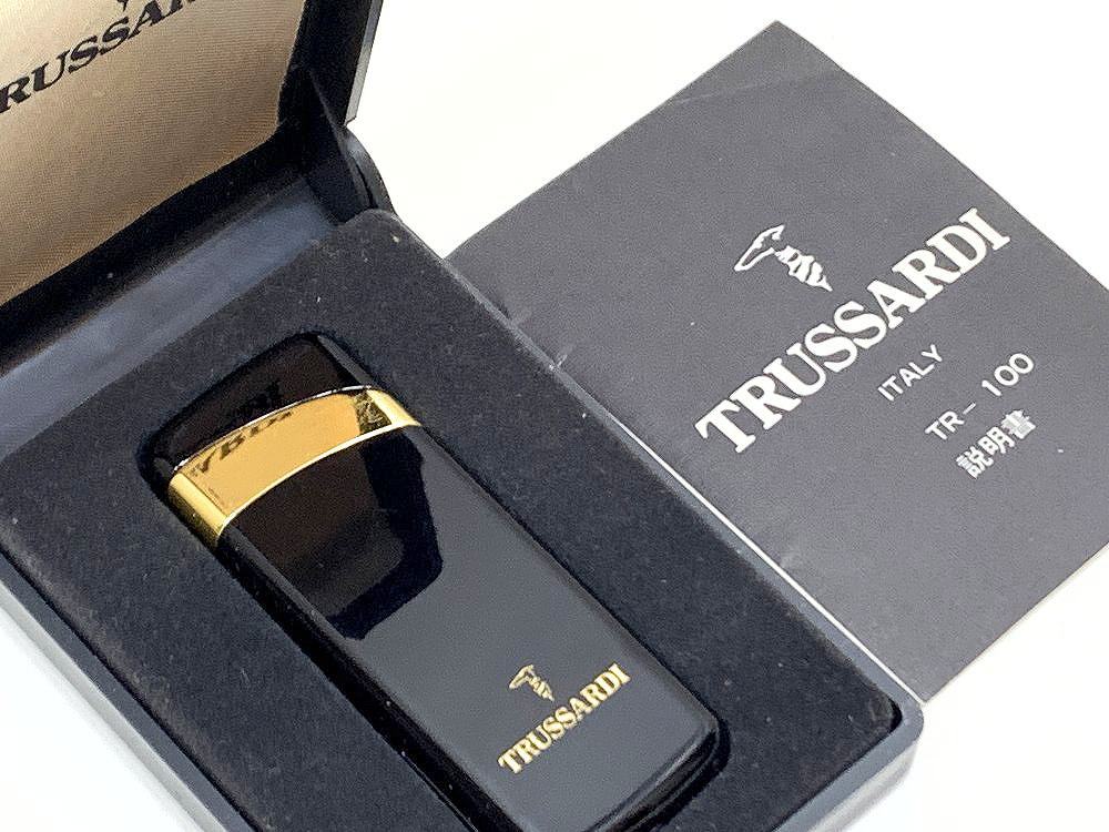 トラサルディ TRUSSARDI ガスライター ブラック/ゴールド kz4802209358の画像3