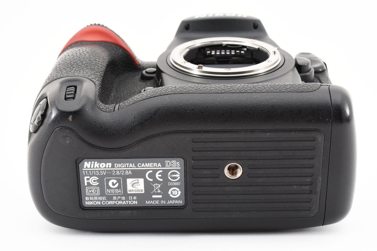 Nikon ニコン D3s ボディ フルサイズ 充電器、バッテリー付属 の Nikon ニコン D3s ボディ フルサイズ 充電器、バッテリー付属 の