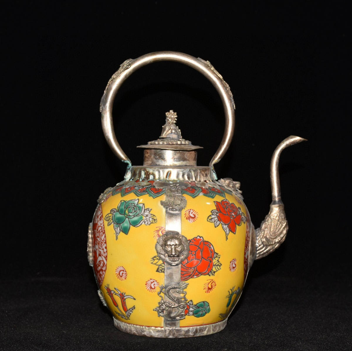 『館蔵珍品 銅製 銀鍍 花卉紋 提梁酒壺』置物 賞物 貴重物品 収蔵品 中国古美術