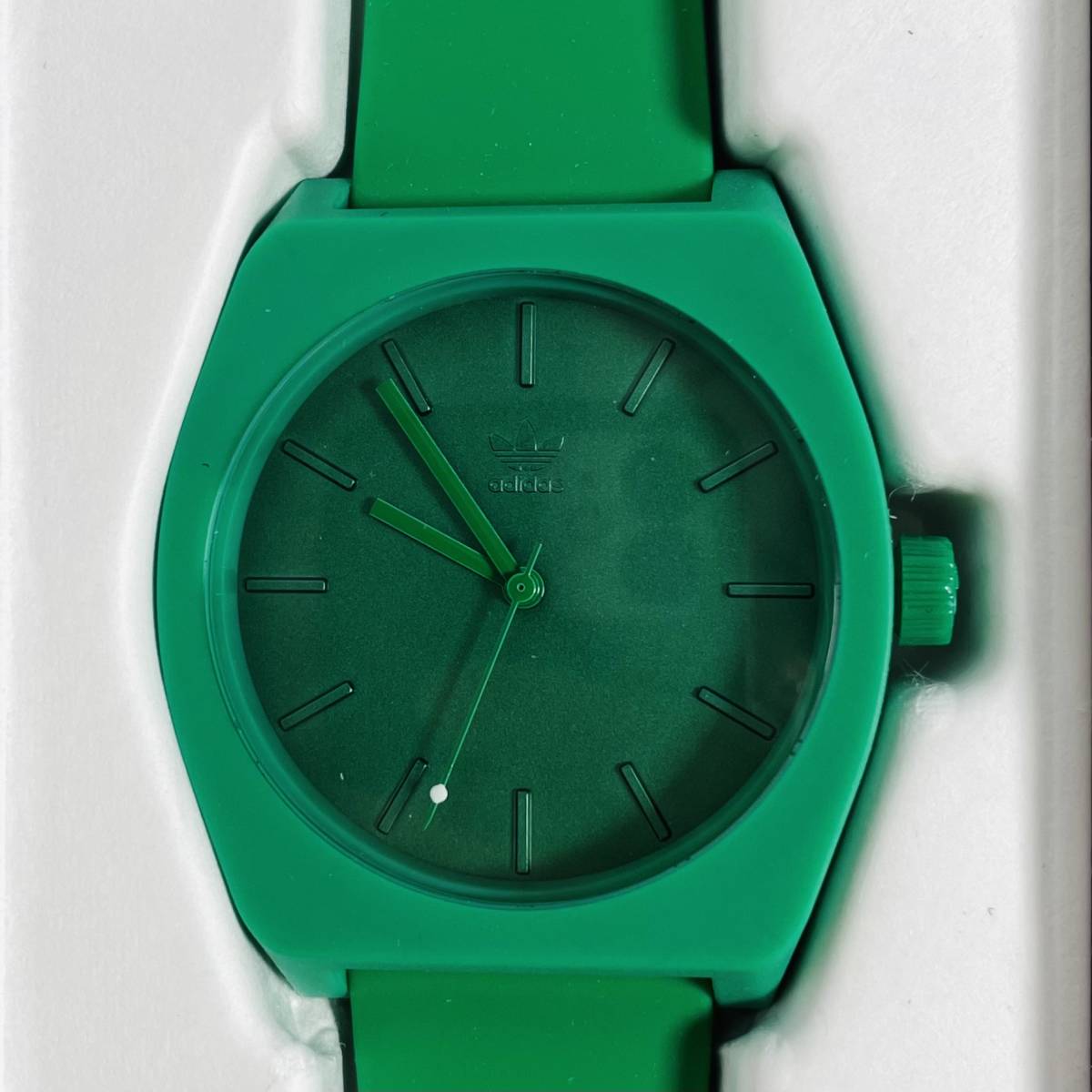 未使用 ADIDAS ORIGINALS アディダスオリジナル 腕時計 ウォッチ シンプル グリーン_画像3