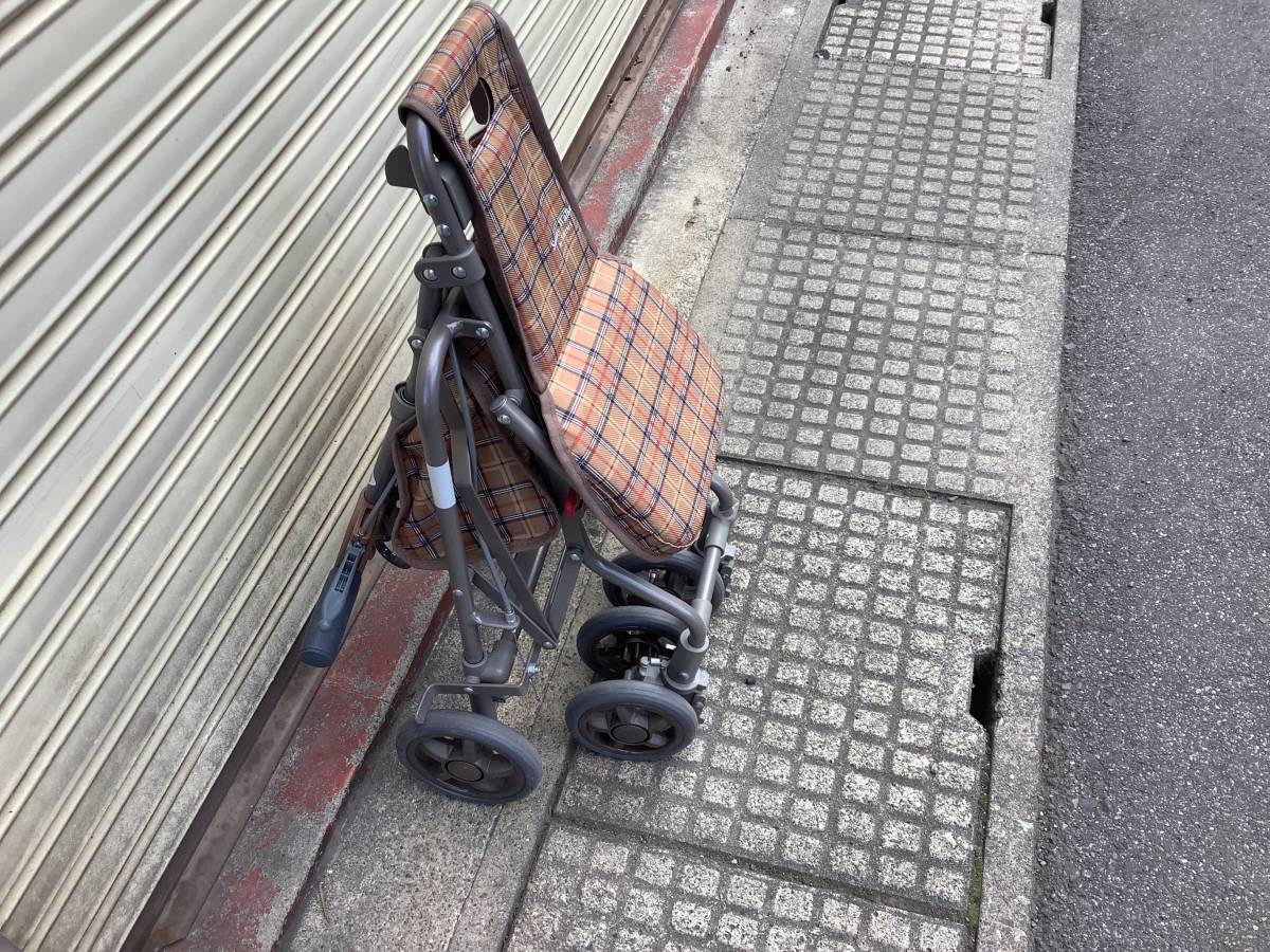  коляска для пожилых почти не использовался 