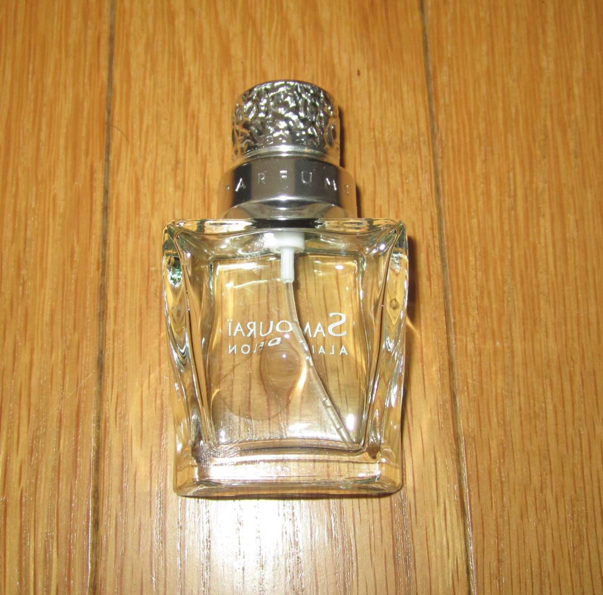 ALAIN DELON(アラン・ドロン)の香水「SAMOURAI」サムライオードドワレの空瓶　　　　　フレグランス　30mL　パフューム_画像2