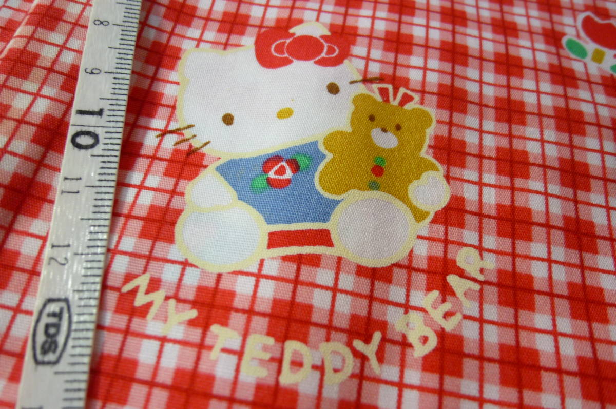 KT95★SANRIO’1976. '1988当時物　ハローキティ　コットン綿生地　約93ｃｍＸ102ｃｍ_画像2