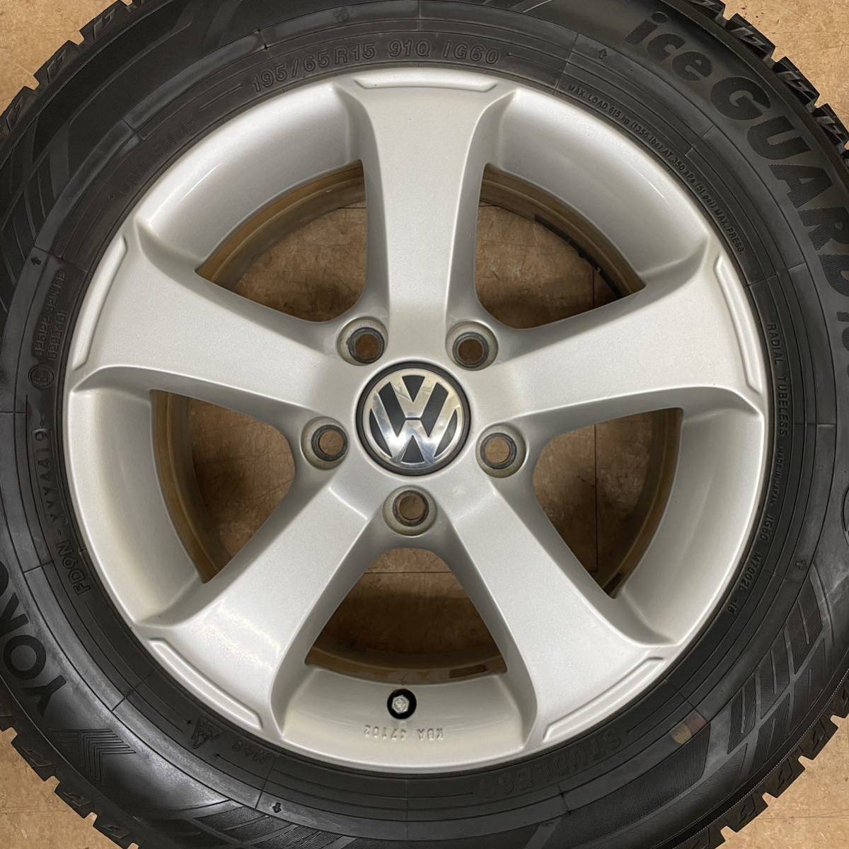 送料無料！VW フォルクスワーゲン ゴルフ5 ジェッタ 純正 15in 6.5J +50 PCD112 ヨコハマ 195/65R15 トゥーラン パサート_画像3