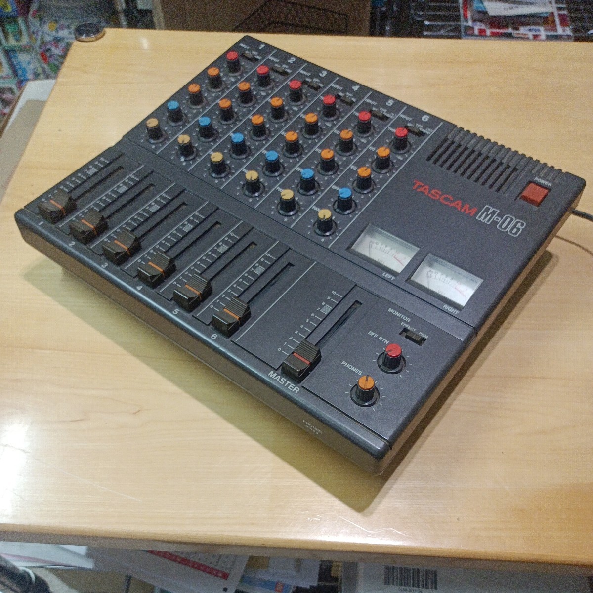 Bibian 比比昂 - TASCAM M-06 タスカム 6チャンネルミキサー Bibian 比比昂 - TASCAM M-06 タスカム 6チャンネルミキサー