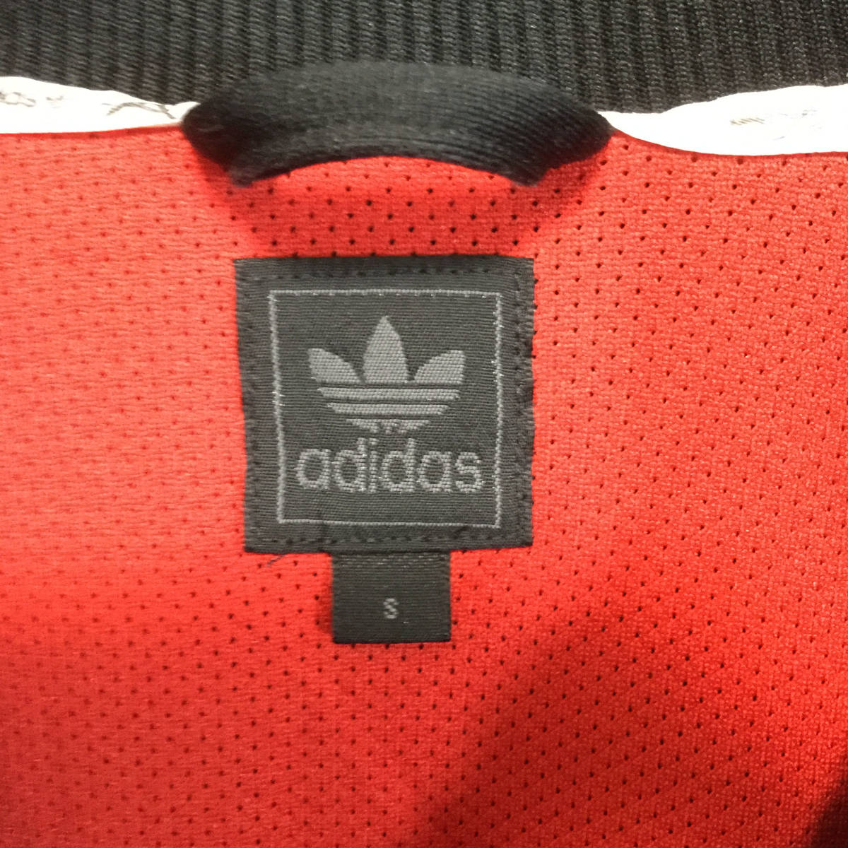 【激レア アディダス レトロジャージ】 00s チャーム レアデザイン ロゴ刺繍 S 黒 adidas 古着 [231207-007]_画像4