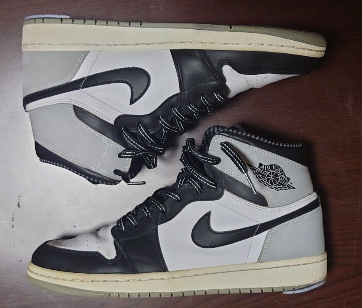 Nike Air Jordan 1 RETRO High Nike Air Jordan 1 RETRO High