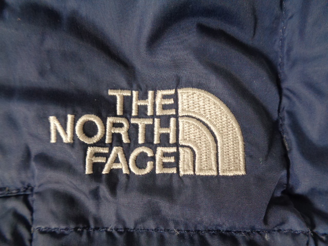 e74◆THE NORTH FACE 550 Fill Power リバーシブル ダウンジャケット◆ザ・ノースフェイス ボーイズ M ネイビー 裏チェック柄 6A_画像4