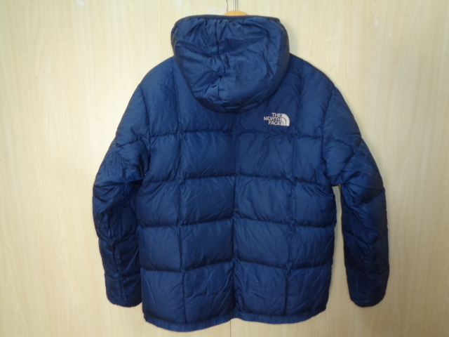 e74◆THE NORTH FACE 550 Fill Power リバーシブル ダウンジャケット◆ザ・ノースフェイス ボーイズ M ネイビー 裏チェック柄 6A_画像3