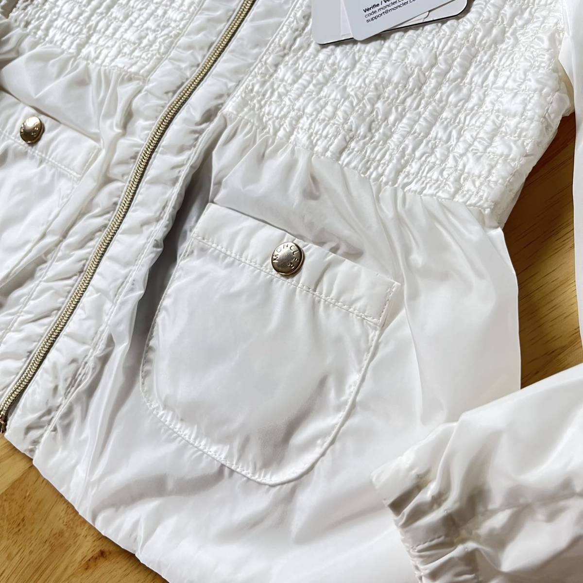 新品未使用タグ付き 日本未入荷 キッズ Moncler ナイロン 新品未使用タグ付き 日本未入荷 キッズ Moncler ナイロン