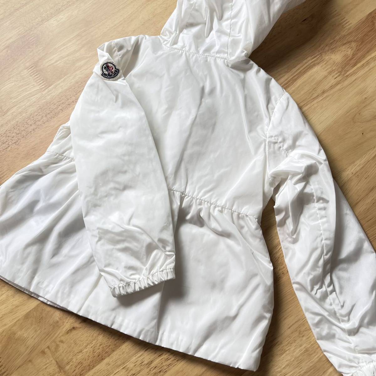 新品未使用タグ付き 日本未入荷 キッズ Moncler ナイロン 新品未使用タグ付き 日本未入荷 キッズ Moncler ナイロン