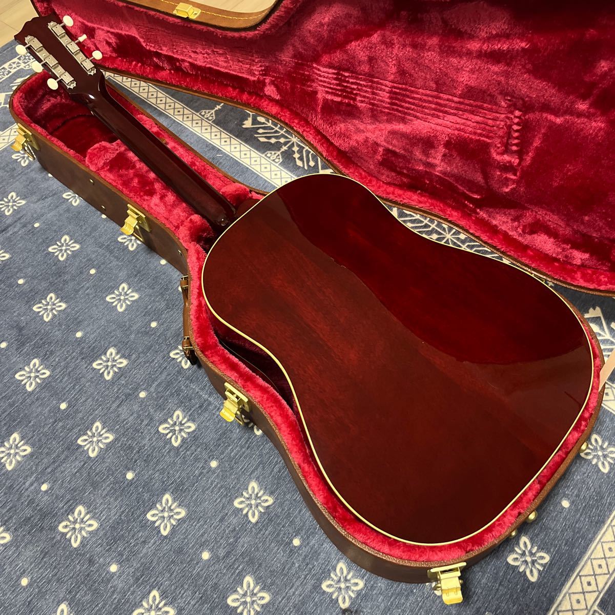 Gibson J-45 60s ADJ WINE RED 2023年製_画像6