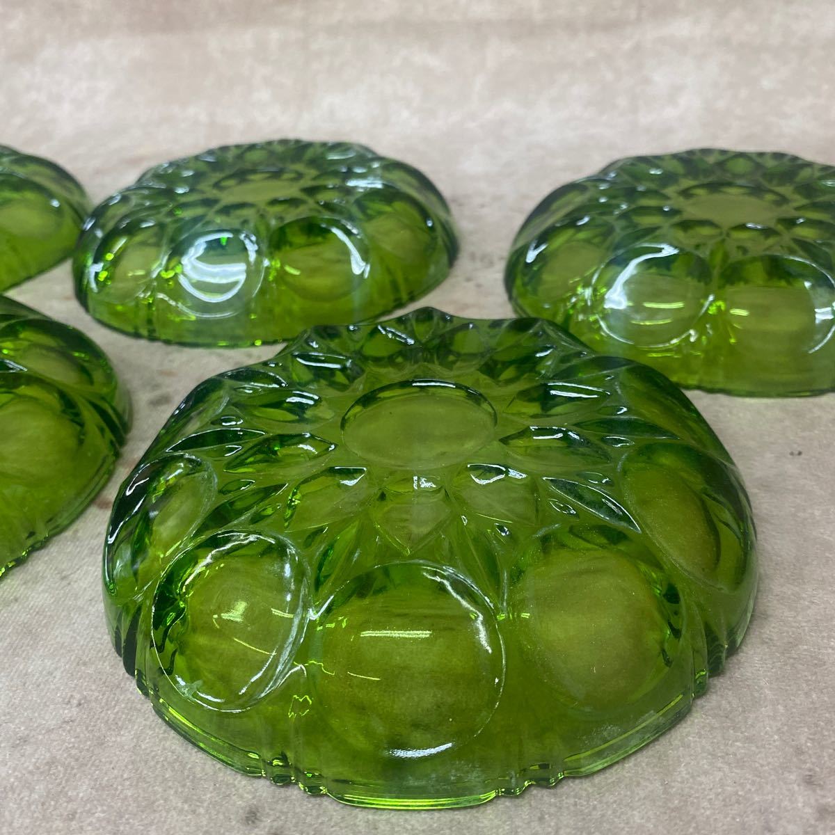 レトロ SOGA GLASS ガラス 鉢 ５点 薄い鉢 中皿 グリーン 緑 直径15cm 当時物 曽我 フルーツ皿_画像6