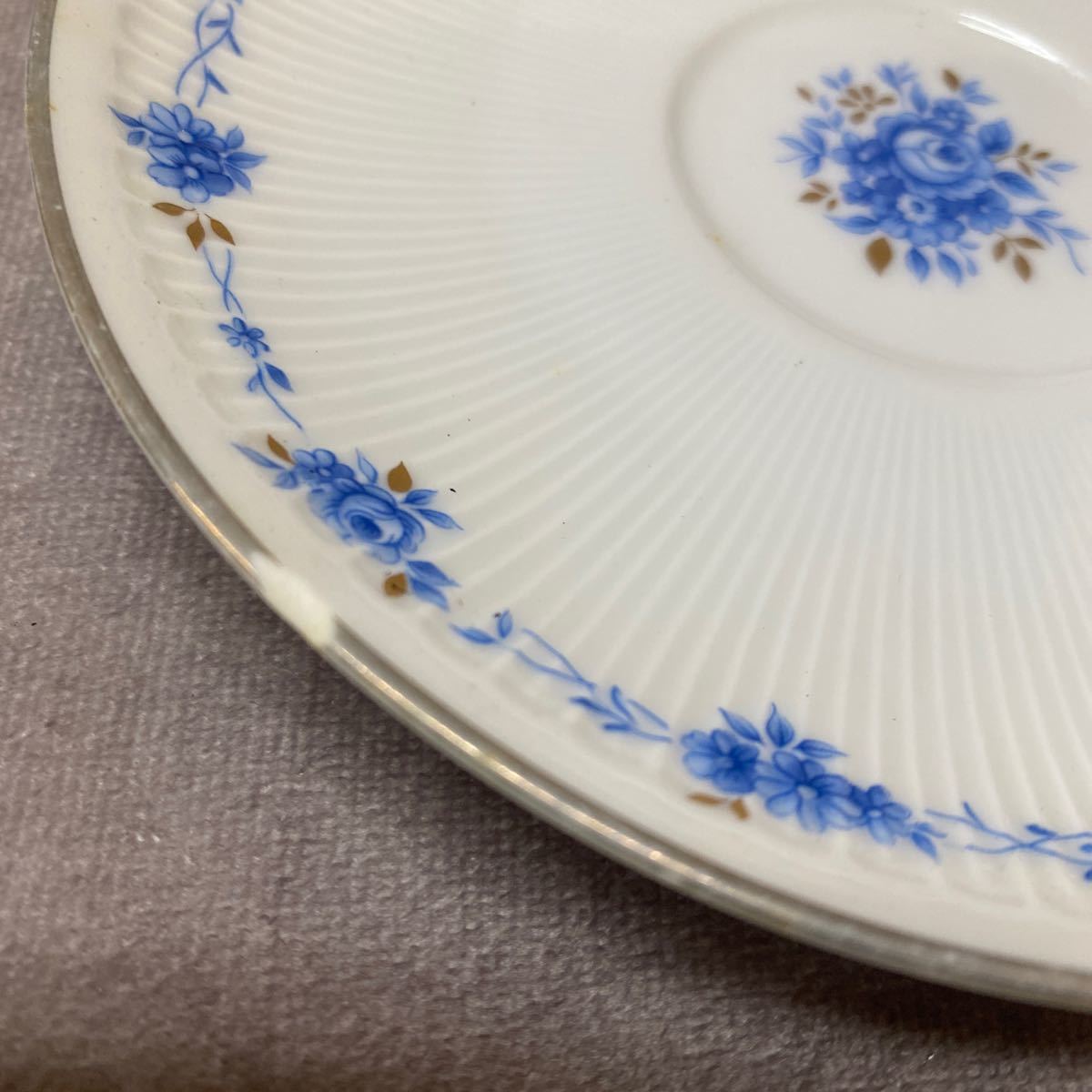 Noritake カップ &ソーサー ブルーローズ 現状品 金彩 ノリタケ ホワイト 花柄 洋食器_画像9