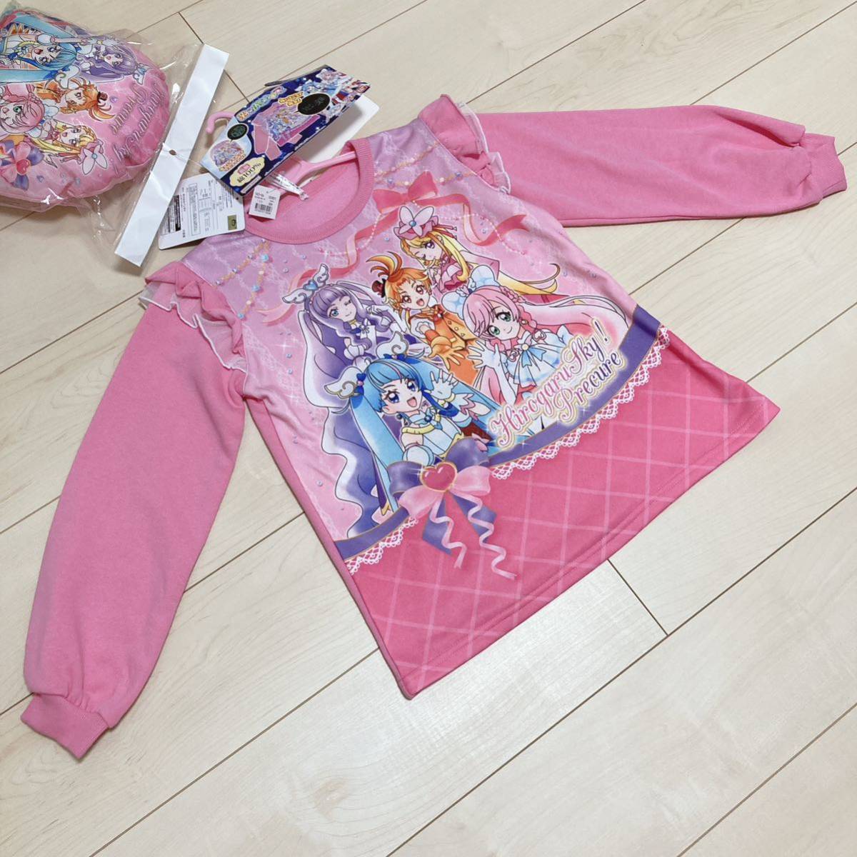 限定品 ひろがるスカイプリキュア 光るパジャマ クッション プリキュア キッズ 長袖パジャマ 上下セット 130cm_画像2