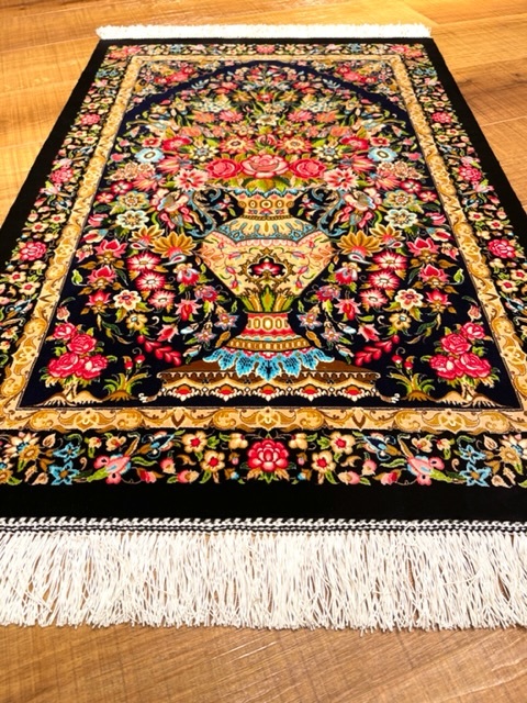 ペルシャ絨毯・最高級ハンド&マシン織り・ 世界最高密度150万ノット ・豪奢なクムデザイン 60cm×90cm ge9_画像2