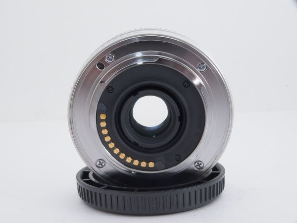 ☆美品☆OLYMPUS オリンパス M.ZUIKO DIGITAL 17mm F2.8 Silver マイクロフォーサーズ 単焦点　パンケーキ 薄型 #L0153_画像4