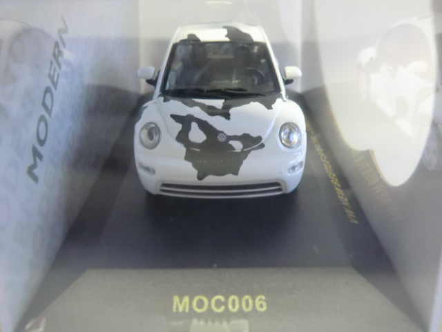 1/43 IXO MOC006 VW フォルクスワーゲン ニュービートル スペシャル カウ ライブリーVW VOLKSWAGEN NEW BEETLE SPECIAL COW LIVERY_画像3