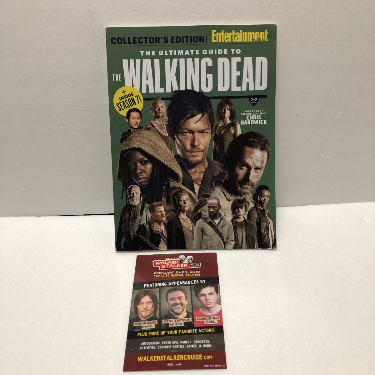 2017 Entertainment Weekly special magazine WALKING DEAD - INSIDE SEASON 7★ウォーキングデッド ガイドブック★ポストカード付の画像1