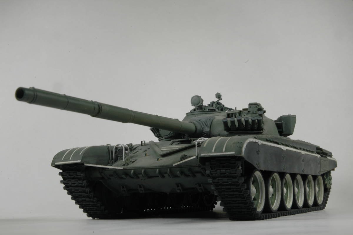 トランペッター 1/35『T-72A【完成品】』