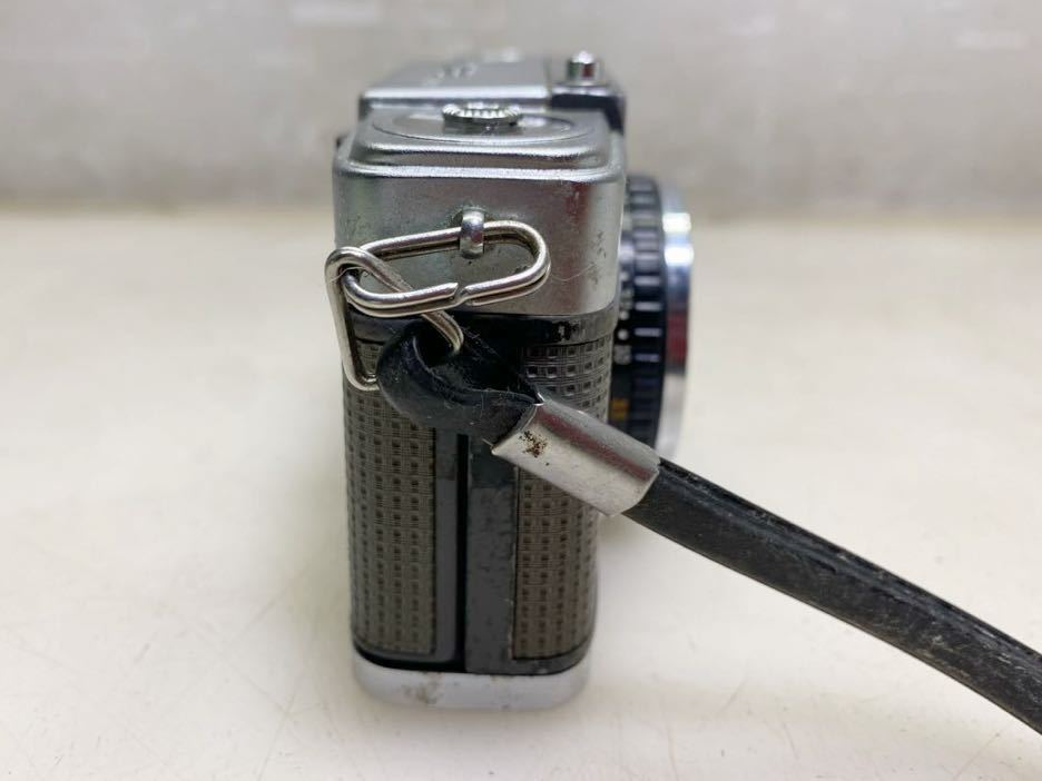 1037コンパクトカメラ OLYMPUS-PEN PEN-EE　D.Zuiko 1:3.5 f=28mm　シャッター切りOK　中古　_画像3