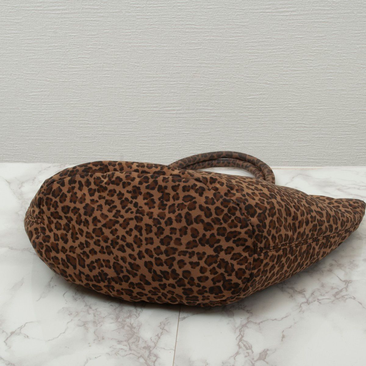 【良品】BOTTEGA VENETA(ボッテガヴェネタ)  ナイロン ヒョウ柄 ハンドバッグ ブラウン レディース 中古 used