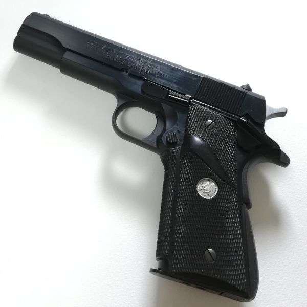 レア！150周年記念メダリオン付！コルト社純正 COLT1911 ガバメント系 ラップアラウンド ラバー グリップ_装着例です。ガンは付属しません。