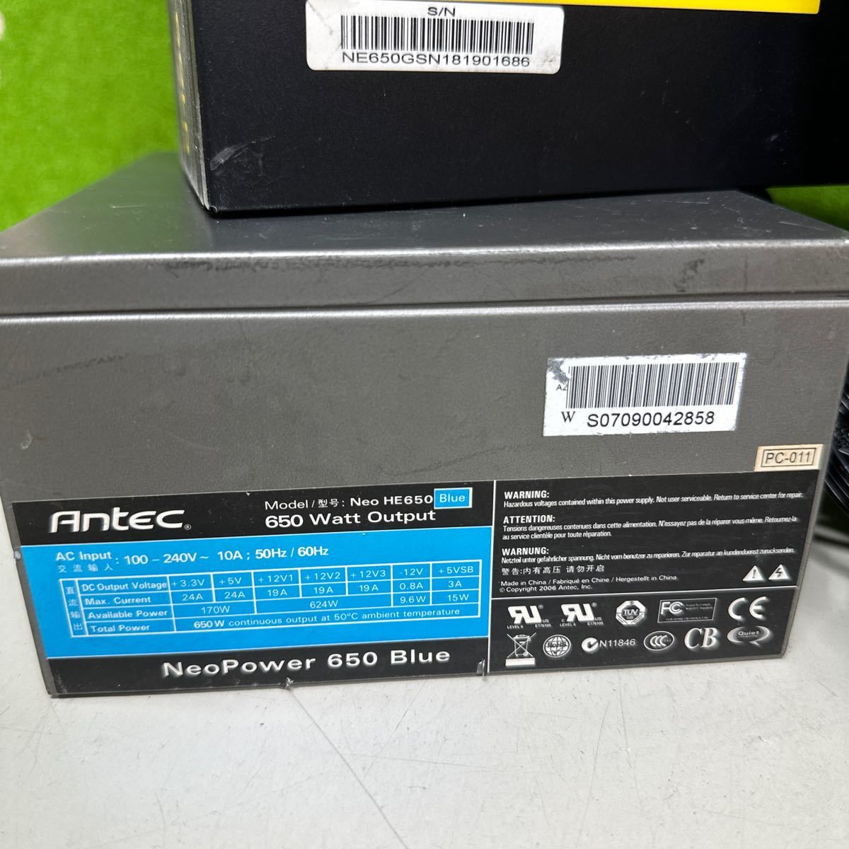 DB1-154 激安 PC 電源BOX Antec NE550G EA550G PRO 550W NE650G EA650G PRO 650W Neo HE650 Blue 650W 4点まとめ売り ジャンク_画像2