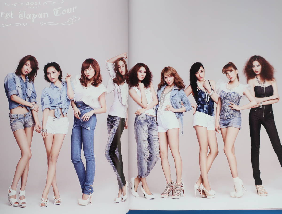 JAPAN FIRST TOUR GIRLS' GENERATION 少女時代 2011年日本公演ファーストコンサートプログラムパンフレット/韓国女性アイドルグループの画像1