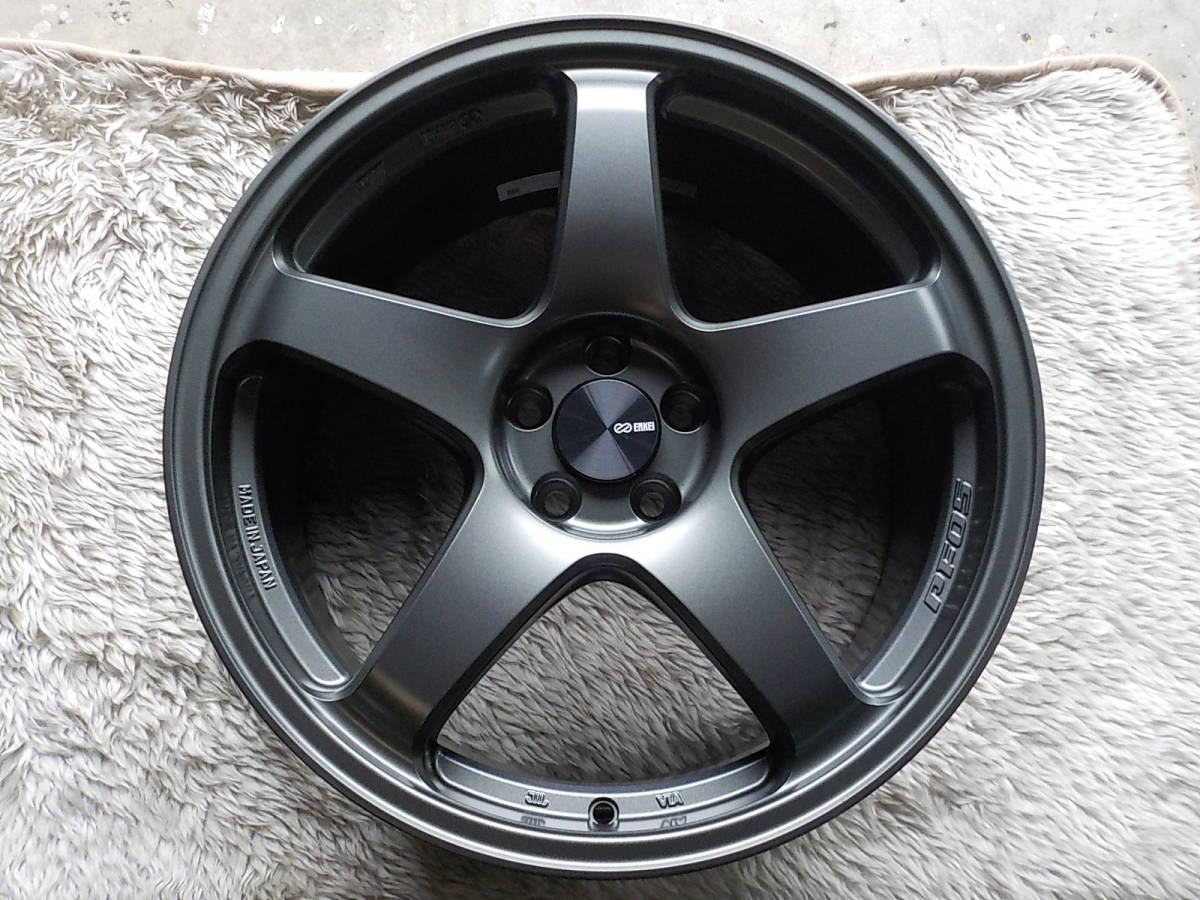 在庫品ENKEI PF05 8.5J ET45と9J ET40 5-100 Matte Dark Gunmetallic 各2本セット_イメージ