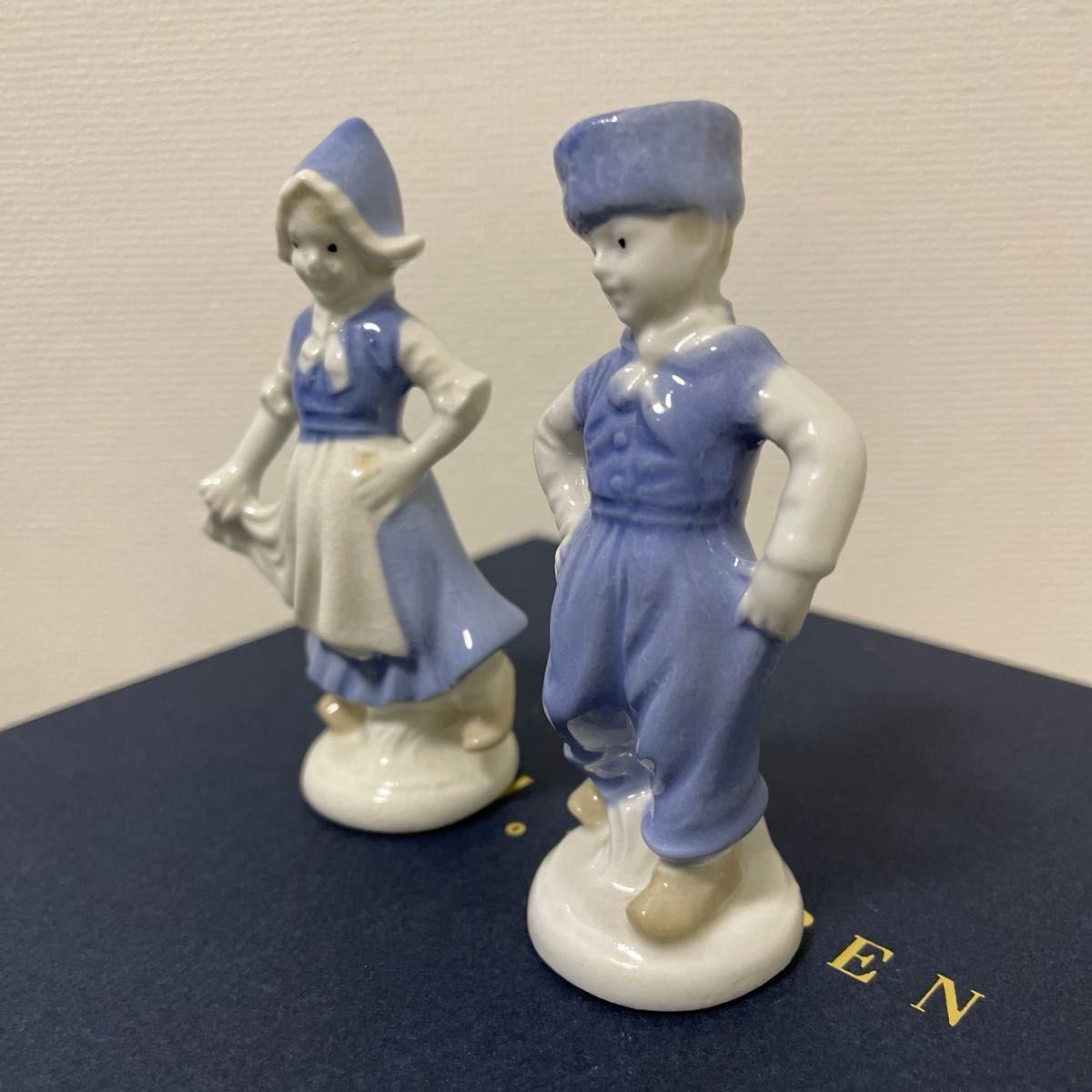 小さな陶器人形・２個セット・Ｇirl＆Ｂoy・高さ約８cm・＊希少＊