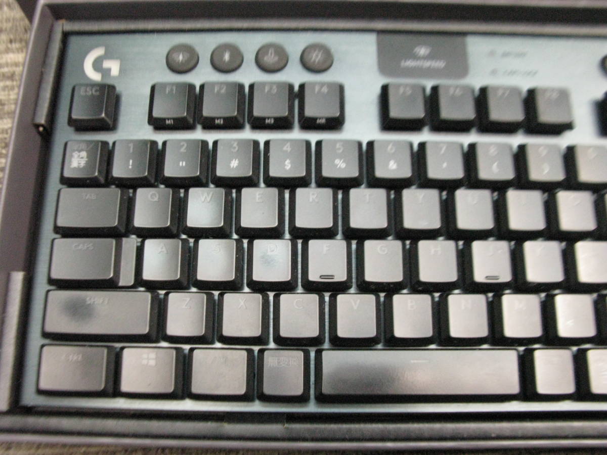 rkキ1-48 Logicool ロジクール G913TKL LIGHTSPEED メカニカルゲーミングキーボード ワイヤレス テンキーレス 赤軸　リニア 中古品_画像2