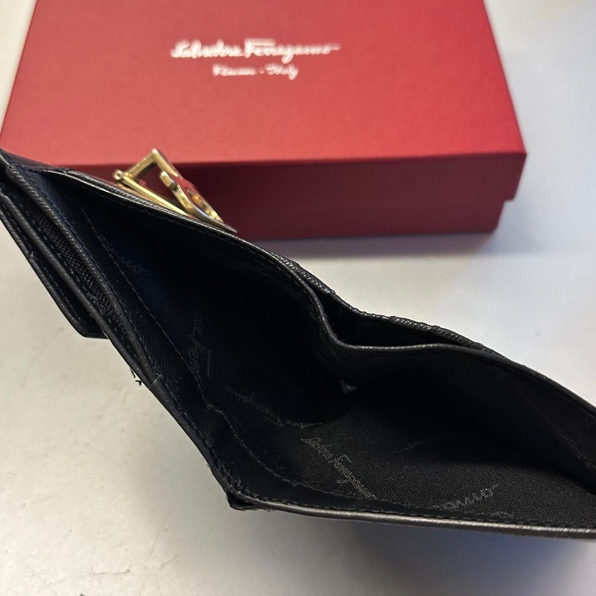 新品同様 サルヴァトーレ フェラガモ Salvatore Ferragamo 財布 新品同様 サルヴァトーレ フェラガモ Salvatore Ferragamo 財布