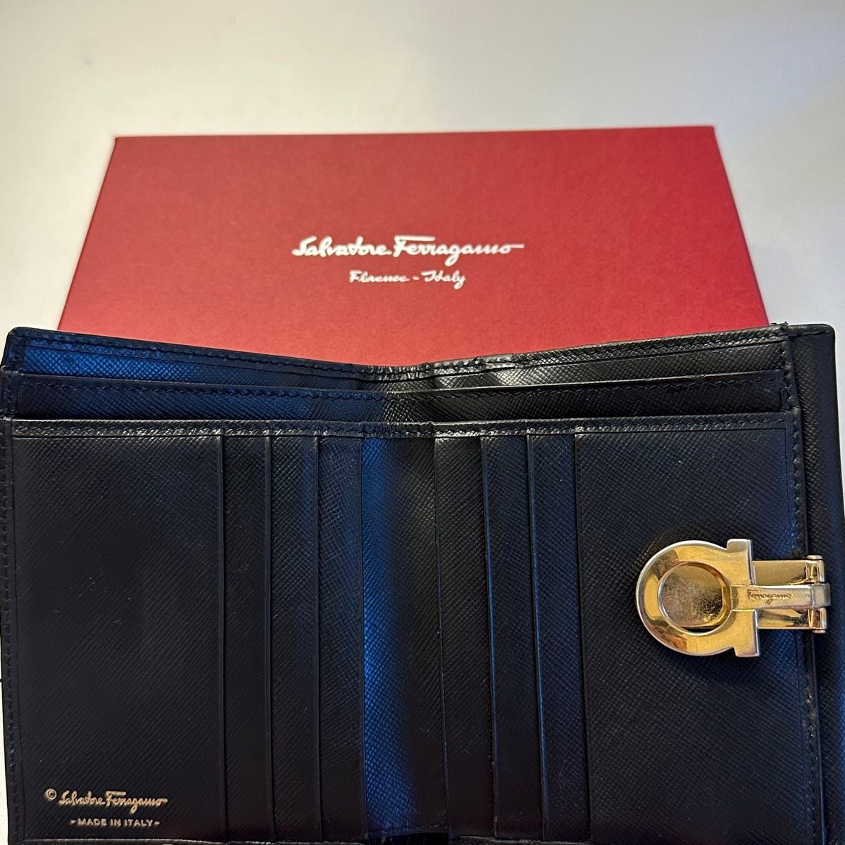 新品同様 サルヴァトーレ フェラガモ Salvatore Ferragamo 財布 新品同様 サルヴァトーレ フェラガモ Salvatore Ferragamo 財布