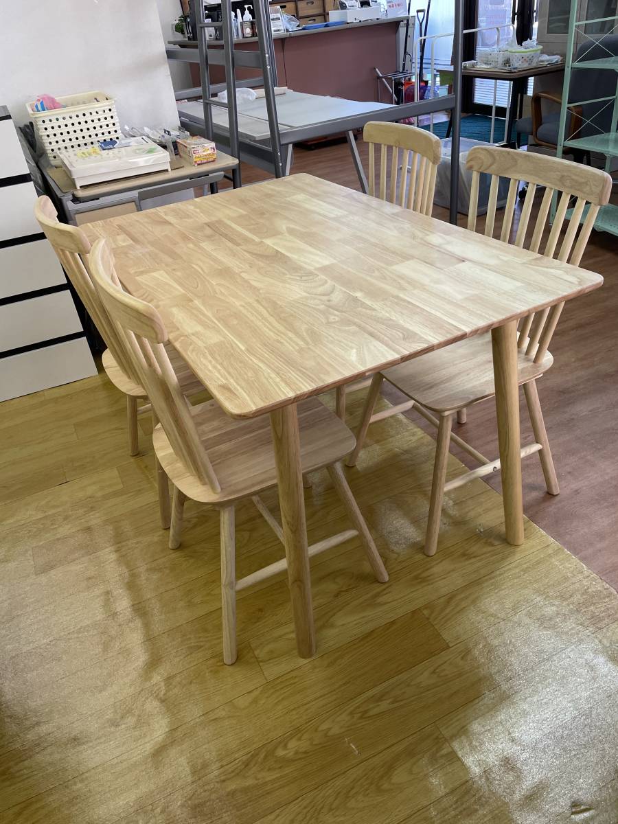 ヨーロッパスタイル 無垢材 4人用 ダイニングセット 幅129cm奥行79cm高さ74cm 説明欄必読