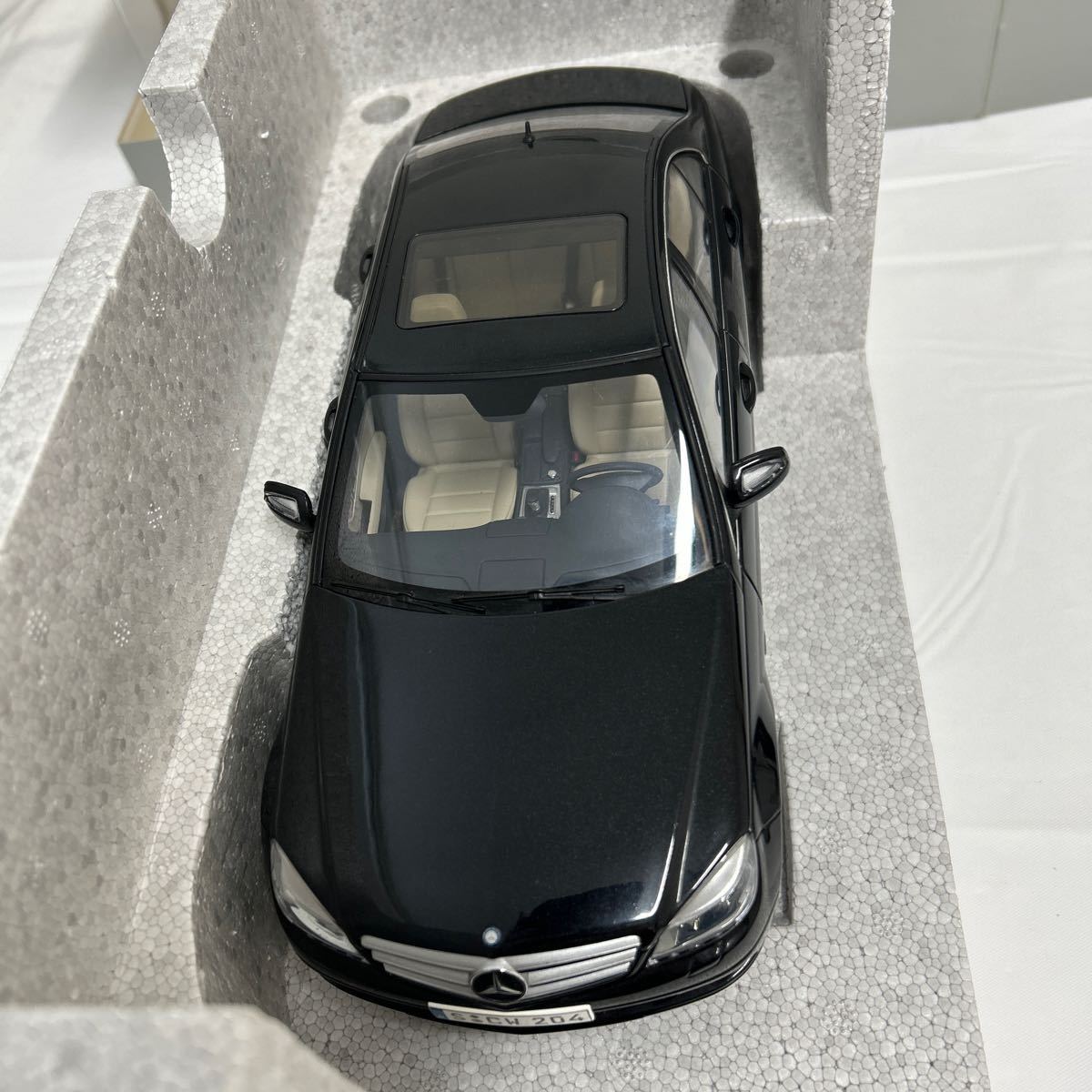 Mercedes Benz ディーラー特注 AUTOart 1/18 メルセデスベンツ Cクラス Obsidian Black W204 オートアート C-Class ミニカー 300 250 200の画像8