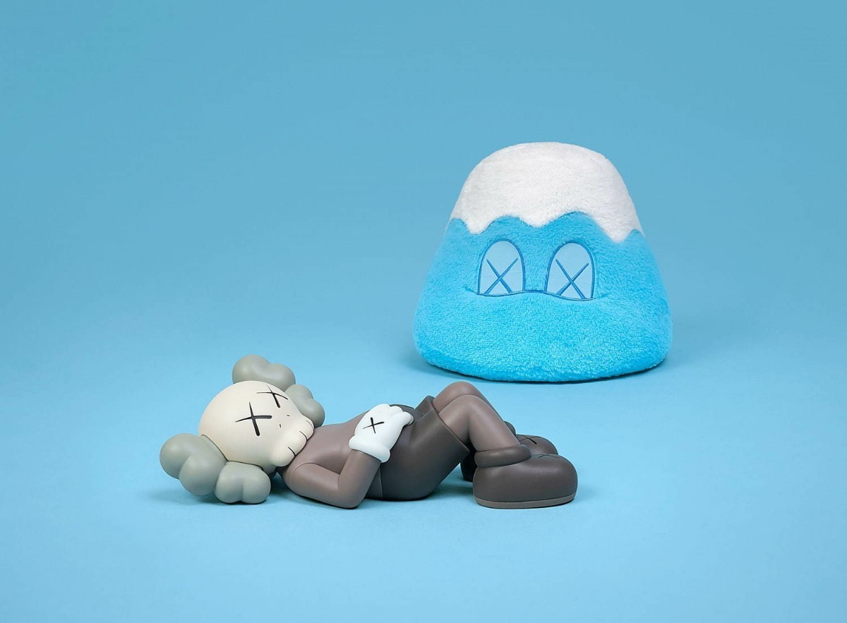 【デッドストック 新品未使用】KAWS HOLIDAY JAPAN カウズ ホリデー ジャパン 富士山 ぬいぐるみ PLUSH TOKYO FIRST コンパニオン