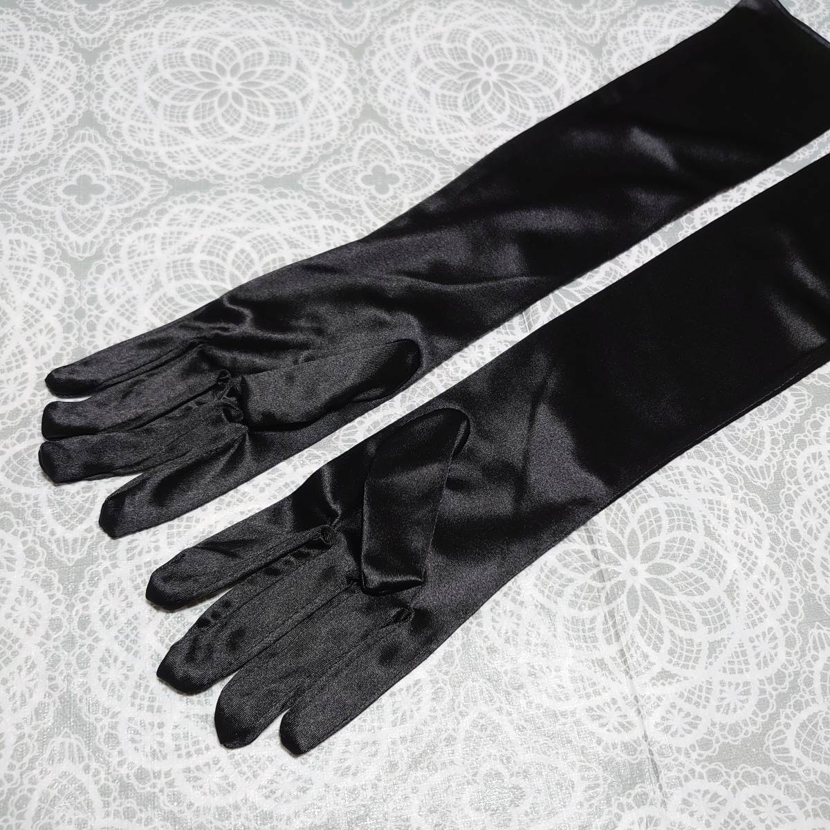  gloves * long glove * approximately 53cm* black * lustre * formal /0971