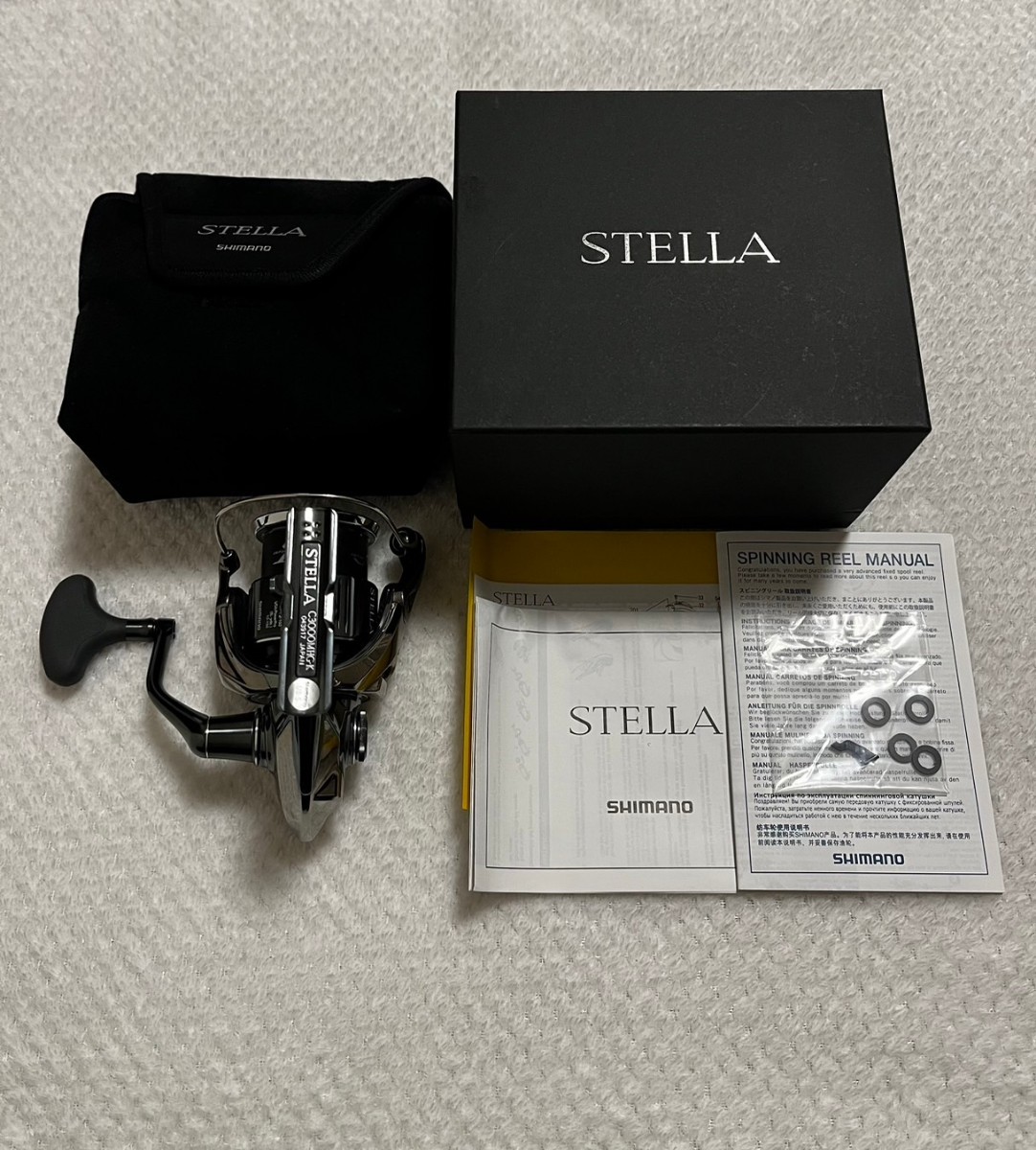 送料込★美品★【シマノ】22ステラC3000MHG スピニングリール ステラ STELLA SHIMANOの画像1