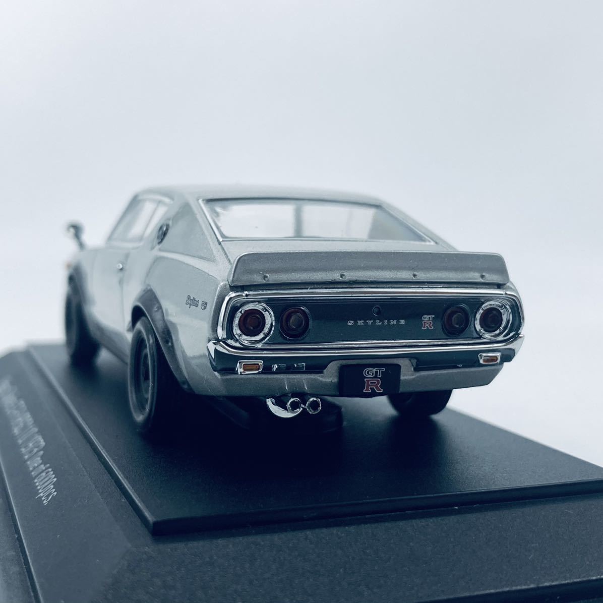 EBRRO エブロ 1/43 1973年型 KPGC110 ケンメリ スカイライン GT-R シルバー_画像5